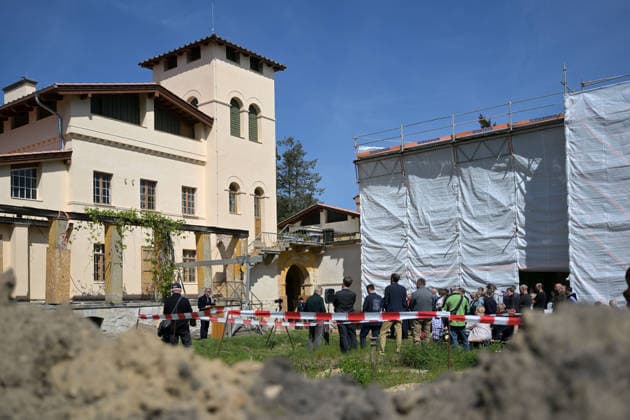Topping-out ceremony at the Roman Baths Topping-out ceremony at the Roman Baths on 18 05 2026 in Potsdams Sanssouci Park The restoration work on the ensemble is to be completed by 2029 The total construction costs are estimated at around 19 million euros Potsdam Park Sanssouci Brandenburg Germany