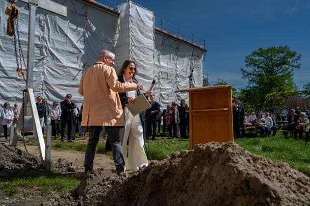 Art Culture Architecture History 18 05 2026 Potsdam State Capital Brandenburg Prussian Palaces and Gardens Foundation Berlin Brandenburg Topping-out ceremony Roman baths in Potsdams Sanssouci Park to be extensively renovated Director General of the SPSG, Prof Dr Christoph Martin Vogtherr Minister for Science, Research and Culture of the