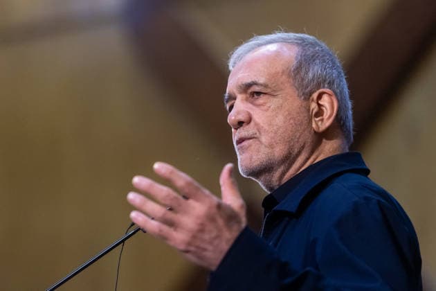 President Masoud Pezeshkian speaks at a gathering of public relations officials in Tehran, Iran - 18 May 2026 Iranian President Masoud Pezeshkian, speaks during a gathering of public relations officials in Tehran. Tehran Iran Copyright: xFoadxAshtarix xSOPAxImagesx FASHTARI-8493