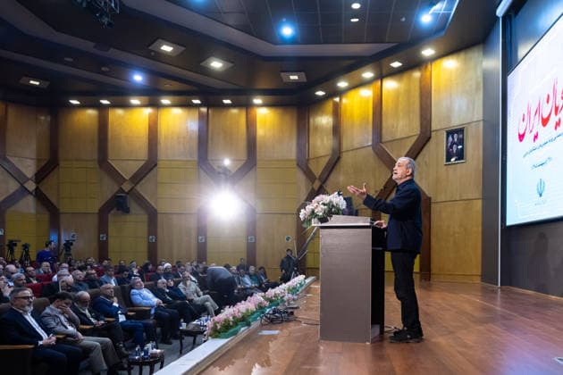 President Masoud Pezeshkian speaks at a gathering of public relations officials in Tehran, Iran - 18 May 2026 Iranian President Masoud Pezeshkian, speaks during a gathering of public relations officials in Tehran. Tehran Iran Copyright: xFoadxAshtarix xSOPAxImagesx FASHTARI-8549
