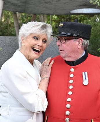 RHS Chelsea Flower Show, London, UK, 18 May 2026. London, UK, 18 May 2026. Angela Rippon at the RHS Chelsea Flower Show, Royal Hospital Chelsea, London, UK., Credit:Lee Floyd Lee Floyd - B3214 Avalon UK, London, Royal Hospital Chelsea  Copyright: xLeexFloydx xLeexFloydx-xB3214x xAvalonx 1100045773