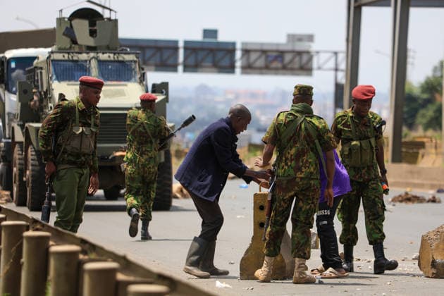 Protest against rising fuel in Nairobi NAIROBI, KENYA - MAY 18: Security forces try to clear the roads that protesters blocked during a protest against rising fuel in Nairobi, Kenya on May 18, 2026. Lucas Mukasa Anadolu Nairobi Kenya. Editorial use only. Please get in touch for any other usage.  Copyright: x2026xAnadoluxLucasxMukasax