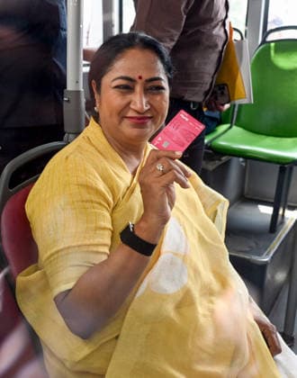 Delhi CM Rekha Gupta launches Mera Bharat, Mera Yogdan & Metro Monday campaigns, backing PM Modi s appeal to conserve fuel New Delhi, May 18 (ANI): Delhi Chief Minister Rekha Gupta shows her pink card as she travels by bus as part of the Mera Bharat, Mera Yogdan and Metro Monday campaigns, supporting Prime Minister Narendra Modi s appeal for fuel conservation, in New Delhi on Monday. NEW DELHI Delhi India Copyright: xANIx ANI_20260518149
