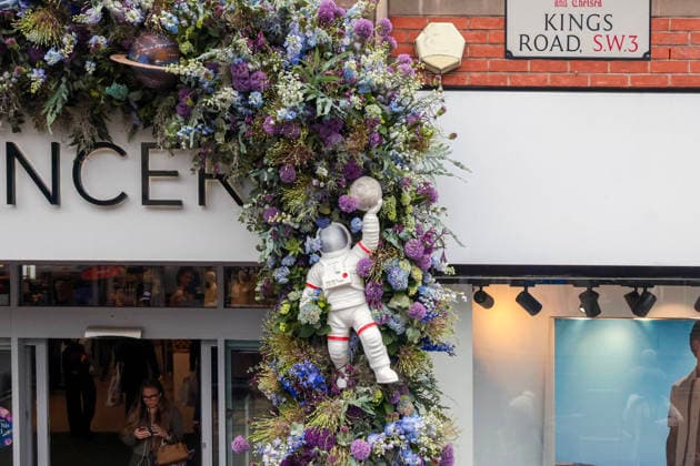. 18 05 2026. London, United Kingdom. Chelsea in Bloom. Produced by Cadogan, in association with the Royal Horticultural Society (RHS), the world class alternative floral art show is back for its 21st anniversary, transforming the streets of Chelsea from 18-24 May, with breathtaking displays made of fresh flowers.  xMartynxWheatleyx xi-Imagesx IIM-26781-0014