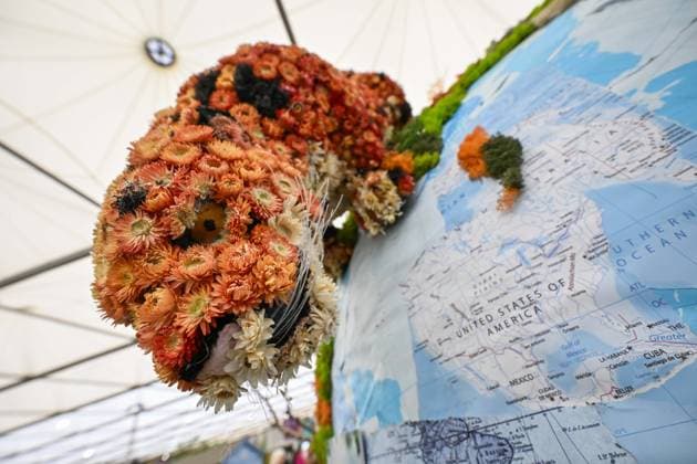 Press day opens for RHS Chelsea Flower Show LONDON, UNITED KINGDOM - MAY 18: A floral installation featuring a tiger and a globe is displayed during the press day of the RHS Chelsea Flower Show in London, United Kingdom, on May 18, 2026, where various garden designs, live performances and promotional events were presented to members of the media. Rasid Necati Aslim Anadolu London United Kingdom. Editorial use only. Please get in touch for any other usage.  Copyright: x2026xAnadoluxRasidxNecatixAslimx