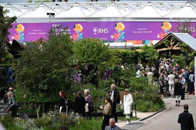 Press day opens for RHS Chelsea Flower Show LONDON, UNITED KINGDOM - MAY 18: Visitors attend the press day of the RHS Chelsea Flower Show in London, United Kingdom, on May 18, 2026, where various garden designs, live performances and promotional events were presented to members of the media. Rasid Necati Aslim Anadolu London United Kingdom. Editorial use only. Please get in touch for any other usage.  Copyright: x2026xAnadoluxRasidxNecatixAslimx