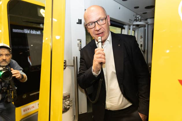 Kai Wegner, Governing Mayor BVG celebrates new fleet for the Berlin underground lines U5 and U9, on 18 05 2026 in Berlin, U Bahn Alexander Platz , Germany
