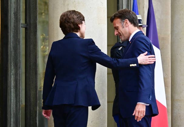 Le président d la République française Emmanuel Macron reçoit la Première ministre du Québec Christine Frechette au palais présidentiel de lÉlysée à Paris, France, le 18 mai 2026 Christian Liewig Bestimage French President Emmanuel Macron receives the Premier of Quebec Christine Frechette at the Elysee Presidential Palace in Paris, France, on May 18, 2026 Paris France  Copyright: xChristianxLiewigx xBestimagexChristianxLiewigx xBestimagex