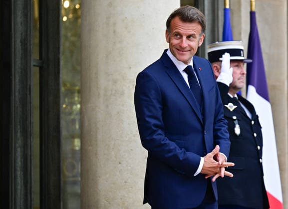 Le président d la République française Emmanuel Macron reçoit la Première ministre du Québec au palais présidentiel de lÉlysée à Paris, France, le 18 mai 2026 Christian Liewig Bestimage French President Emmanuel Macron receives the Premier of Quebec at the Elysee Presidential Palace in Paris, France, on May 18, 2026 Paris France  Copyright: xChristianxLiewigx xBestimagexChristianxLiewigx xBestimagex