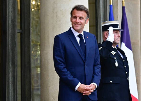 Le président d la République française Emmanuel Macron reçoit la Première ministre du Québec au palais présidentiel de lÉlysée à Paris, France, le 18 mai 2026 Christian Liewig Bestimage French President Emmanuel Macron receives the Premier of Quebec at the Elysee Presidential Palace in Paris, France, on May 18, 2026 Paris France  Copyright: xChristianxLiewigx xBestimagexChristianxLiewigx xBestimagex