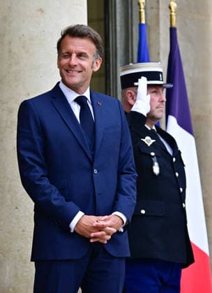 Le président d la République française Emmanuel Macron reçoit la Première ministre du Québec au palais présidentiel de lÉlysée à Paris, France, le 18 mai 2026 Christian Liewig Bestimage French President Emmanuel Macron receives the Premier of Quebec at the Elysee Presidential Palace in Paris, France, on May 18, 2026 Paris France  Copyright: xChristianxLiewigx xBestimagexChristianxLiewigx xBestimagex
