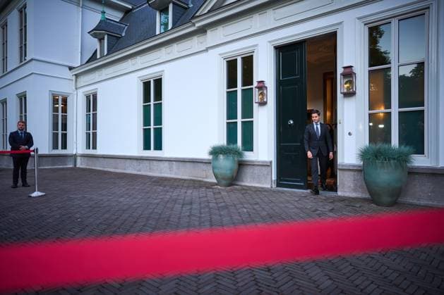 THE HAGUE - Prime Minister Rob Jetten speaks to the press following a meeting at the Catshuis with part of the cabinet and local and provincial administrators. They discussed, among other things, the increasing tensions surrounding asylum reception in various municipalities. PHIL NIJHUIS ANP netherlands out - belgium out  Copyright: xx x558693394x originalFilename: 558693394