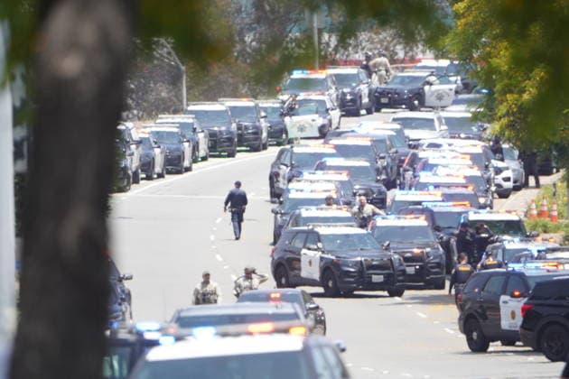 Police respond to reported active shooter near San Diego Mosque SAN DIEGO, UNITED STATES - MAY 18: Police are deployed an area close to the Islamic Center of San Diego after reports of an active shooter at a mosque, urging residents to avoid the area and remain indoors, in San Diego, California, United States, on May 18, 2026. Michael Ho Wai Lee Anadolu California United States. Editorial use only. Please get in touch for any other usage.  Copyright: x2026xAnadoluxMichaelxHoxWaixLeex