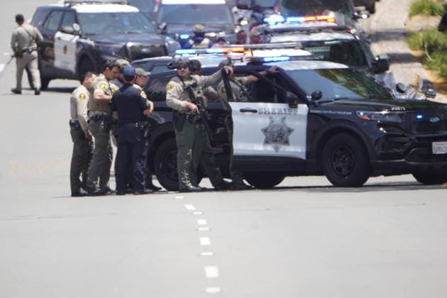 Police respond to reported active shooter near San Diego Mosque SAN DIEGO, UNITED STATES - MAY 18: Police are deployed an area close to the Islamic Center of San Diego after reports of an active shooter at a mosque, urging residents to avoid the area and remain indoors, in San Diego, California, United States, on May 18, 2026. Michael Ho Wai Lee Anadolu California United States. Editorial use only. Please get in touch for any other usage.  Copyright: x2026xAnadoluxMichaelxHoxWaixLeex