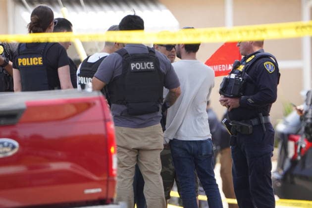 Police respond to reported active shooter near San Diego Mosque SAN DIEGO, UNITED STATES - MAY 18: Police are deployed an area close to the Islamic Center of San Diego after reports of an active shooter at a mosque, urging residents to avoid the area and remain indoors, in San Diego, California, United States, on May 18, 2026. Michael Ho Wai Lee Anadolu California United States. Editorial use only. Please get in touch for any other usage.  Copyright: x2026xAnadoluxMichaelxHoxWaixLeex