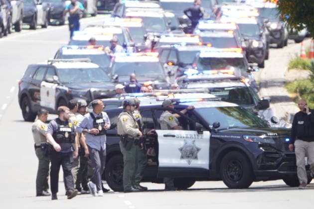 Police respond to reported active shooter near San Diego Mosque SAN DIEGO, UNITED STATES - MAY 18: Police are deployed an area close to the Islamic Center of San Diego after reports of an active shooter at a mosque, urging residents to avoid the area and remain indoors, in San Diego, California, United States, on May 18, 2026. Michael Ho Wai Lee Anadolu California United States. Editorial use only. Please get in touch for any other usage.  Copyright: x2026xAnadoluxMichaelxHoxWaixLeex