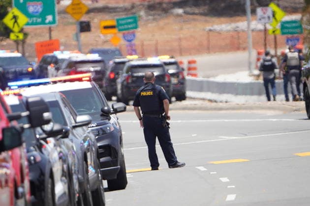 Police respond to reported active shooter near San Diego Mosque SAN DIEGO, UNITED STATES - MAY 18: Police are deployed an area close to the Islamic Center of San Diego after reports of an active shooter at a mosque, urging residents to avoid the area and remain indoors, in San Diego, California, United States, on May 18, 2026. Michael Ho Wai Lee Anadolu California United States. Editorial use only. Please get in touch for any other usage.  Copyright: x2026xAnadoluxMichaelxHoxWaixLeex