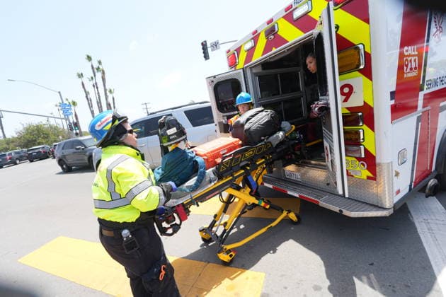 Emergency services respond to reported active shooter near San Diego Mosque SAN DIEGO, UNITED STATES - MAY 18: Emergency services are deployed an area close to the Islamic Center of San Diego as officers urge residents to avoid the area and remain indoors after reports of an active shooter at a mosque, in San Diego, California, United States, on May 18, 2026. Police in the US city of San Diego said Monday that a reported active shooter threat at the Islamic Center of San Diego had been neutralized. Michael Ho Wai Lee Anadolu California United States. Editorial use only. Please get in touch for any other usage.  Copyright: x2026xAnadoluxMichaelxHoxWaixLeex