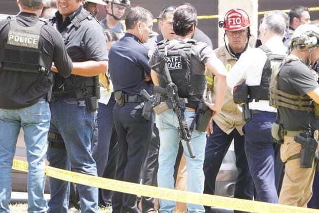 Emergency services respond to reported active shooter near San Diego Mosque SAN DIEGO, UNITED STATES - MAY 18: Emergency services are deployed an area close to the Islamic Center of San Diego as officers urge residents to avoid the area and remain indoors after reports of an active shooter at a mosque, in San Diego, California, United States, on May 18, 2026. Police in the US city of San Diego said Monday that a reported active shooter threat at the Islamic Center of San Diego had been neutralized. Michael Ho Wai Lee Anadolu California United States. Editorial use only. Please get in touch for any other usage.  Copyright: x2026xAnadoluxMichaelxHoxWaixLeex