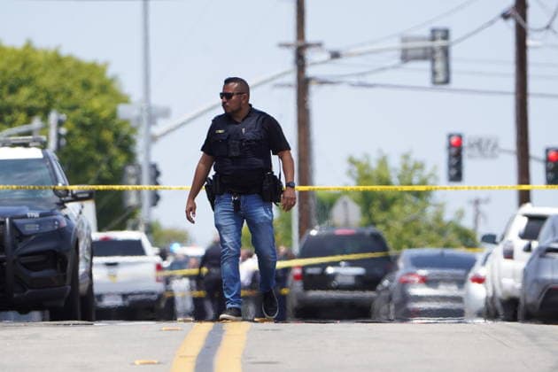 Emergency services respond to reported active shooter near San Diego Mosque SAN DIEGO, UNITED STATES - MAY 18: Emergency services are deployed an area close to the Islamic Center of San Diego as officers urge residents to avoid the area and remain indoors after reports of an active shooter at a mosque, in San Diego, California, United States, on May 18, 2026. Police in the US city of San Diego said Monday that a reported active shooter threat at the Islamic Center of San Diego had been neutralized. Michael Ho Wai Lee Anadolu California United States. Editorial use only. Please get in touch for any other usage.  Copyright: x2026xAnadoluxMichaelxHoxWaixLeex