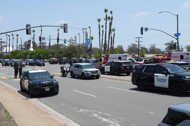 Emergency services respond to reported active shooter near San Diego Mosque SAN DIEGO, UNITED STATES - MAY 18: Emergency services are deployed an area close to the Islamic Center of San Diego as officers urge residents to avoid the area and remain indoors after reports of an active shooter at a mosque, in San Diego, California, United States, on May 18, 2026. Police in the US city of San Diego said Monday that a reported active shooter threat at the Islamic Center of San Diego had been neutralized. Michael Ho Wai Lee Anadolu California United States. Editorial use only. Please get in touch for any other usage.  Copyright: x2026xAnadoluxMichaelxHoxWaixLeex
