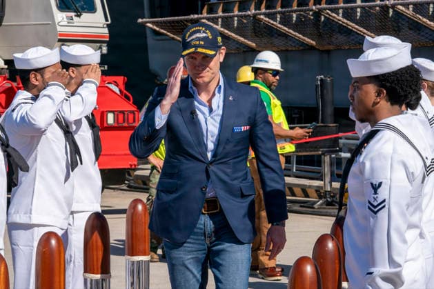 May 18, 2026, Norfolk, Va, United States of America: U.S. Defense Secretary Pete Hegseth, salutes as he departs the Ford-class super carrier, USS Gerald R. Ford following the homecoming event at Naval Station Norfolk, May 16, 2026, in Norfolk, Virginia. The ship returned following a historic 11-month deployment sailing over 57,713 nautical miles. Norfolk United States of America - ZUMAp138 20260518_zaa_p138_047 Copyright: xMc1xClayxM.xWhaley UsxNavyx