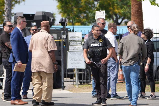 Emergency services respond to reported active shooter near San Diego Mosque SAN DIEGO, UNITED STATES - MAY 18: Emergency services are deployed an area close to the Islamic Center of San Diego as officers urge residents to avoid the area and remain indoors after reports of an active shooter at a mosque, in San Diego, California, United States, on May 18, 2026. Police in the US city of San Diego said Monday that a reported active shooter threat at the Islamic Center of San Diego had been neutralized. Michael Ho Wai Lee Anadolu California United States. Editorial use only. Please get in touch for any other usage.  Copyright: x2026xAnadoluxMichaelxHoxWaixLeex