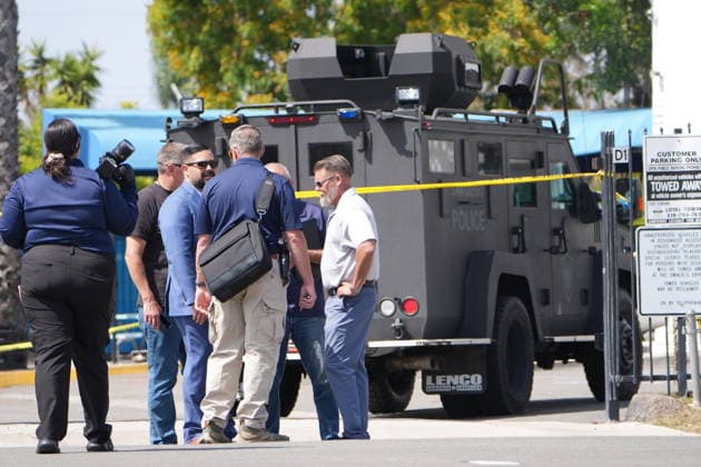 Emergency services respond to reported active shooter near San Diego Mosque SAN DIEGO, UNITED STATES - MAY 18: Emergency services are deployed an area close to the Islamic Center of San Diego as officers urge residents to avoid the area and remain indoors after reports of an active shooter at a mosque, in San Diego, California, United States, on May 18, 2026. Police in the US city of San Diego said Monday that a reported active shooter threat at the Islamic Center of San Diego had been neutralized. Michael Ho Wai Lee Anadolu California United States. Editorial use only. Please get in touch for any other usage.  Copyright: x2026xAnadoluxMichaelxHoxWaixLeex