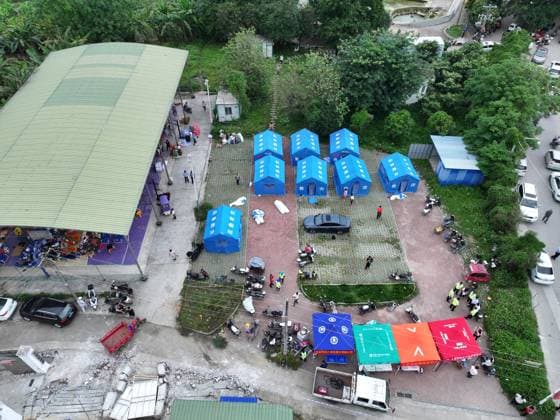 LIUZHOU, CHINA - MAY 18: Tents are set up for quake-affected residents at a resettlement site after a 5.2-magnitude earthquake on May 18, 2026 in Liunan District, Liuzhou City, Guangxi Zhuang Autonomous Region of China. Another 5.2-magnitude earthquake jolted Liunan district, Liuzhou city in South China s Guangxi Zhuang Autonomous Region at 9:44 pm on May 18. This was the second 5.2 magnitude earthquake to hit Liuzhou within one day.  Copyright: xVCGx 111642365692