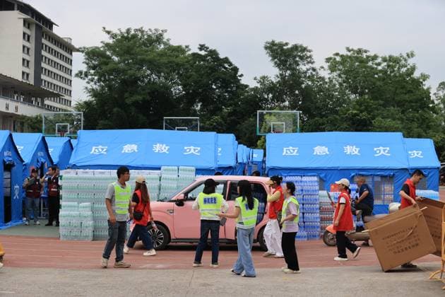 LIUZHOU, CHINA - MAY 18: Tents are set up for quake-affected residents at a resettlement site after a 5.2-magnitude earthquake on May 18, 2026 in Liunan District, Liuzhou City, Guangxi Zhuang Autonomous Region of China. Another 5.2-magnitude earthquake jolted Liunan district, Liuzhou city in South China s Guangxi Zhuang Autonomous Region at 9:44 pm on May 18. This was the second 5.2 magnitude earthquake to hit Liuzhou within one day.  Copyright: xVCGx 111642365632