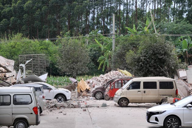 LIUZHOU, CHINA - MAY 18: Cars are crushed under fallen rubble of houses after a 5.2-magnitude earthquake on May 18, 2026 in Liunan District, Liuzhou City, Guangxi Zhuang Autonomous Region of China. A 5.2-magnitude earthquake struck Liuzhou, a city in south China s Guangxi Zhuang Autonomous Region, early Monday, leaving three people missing and four others hospitalized, local authorities said.  Copyright: xVCGx 111642449242