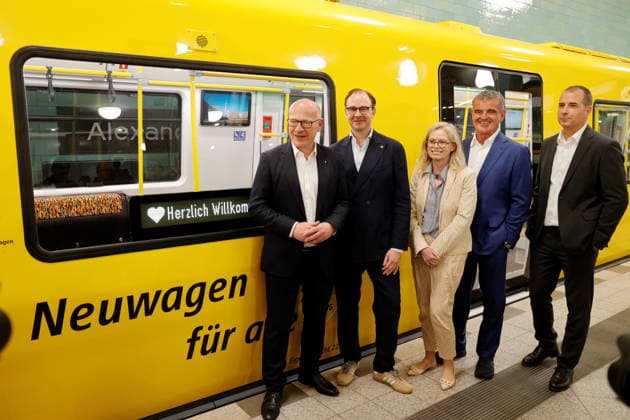 Governing Mayor of Berlin Kai Wegner, BVG CEO Henrik Falk, Senator for Mobility, Transport, Climate Protection and the Environment Ute Bonde, President of the Board of Directors of Stadler Rail AG Peter Spuhler , Jure Mikolcic, CEO Stadler Deutschland, Germany, Berlin, New cars for the U5 to U9 lines , Official handover of the new underground trains to passengers