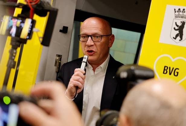 Governing Mayor of Berlin Kai Wegner, Germany, Berlin, New cars for the U5 to U9 lines, Official handover of the new underground trains to passengers