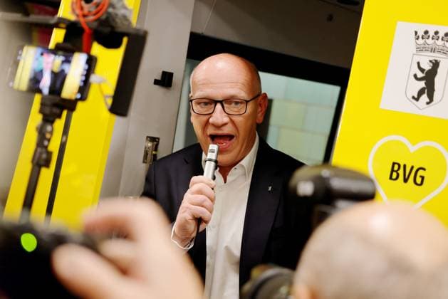 Governing Mayor of Berlin Kai Wegner, Germany, Berlin, New cars for the U5 to U9 lines, Official handover of the new underground trains to passengers