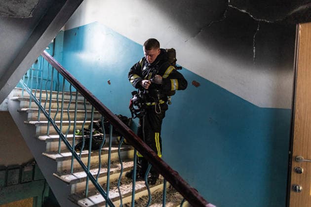 Russian attack on Ukraine s Kramatorsk KRAMATORSK, UKRAINE - MAY 19: Ukrainian emergency services prepare to extinguish a fire in a residential building following a Russian air strike using KAB bombs in Kramatorsk, Ukraine, 19 May 2026. Diego Herrera Carcedo Anadolu Kramatorsk Ukraine. Editorial use only. Please get in touch for any other usage.  Copyright: x2026xAnadoluxDiegoxHerreraxCarcedox