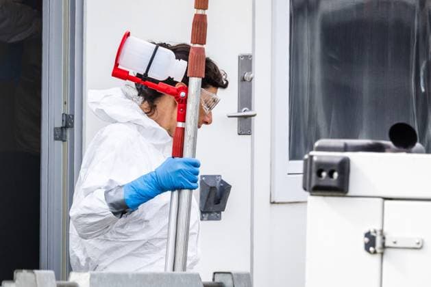 ROTTERDAM - The Dutch cruise ship m v Hondius at a berth in the Port of Rotterdam. Part of the crew will remain on board until the disinfection is complete. After that, the last passengers will also go ashore. JEFFREY GROENEWEG ANP netherlands out - belgium out  Copyright: xx x558732613x originalFilename: 558732613