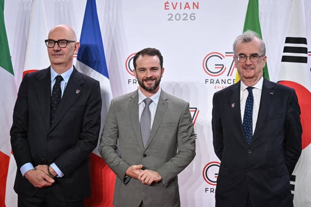 G7 Finance Ministers Meeting in Paris FA French Minister of the Economy, Finance and Industrial, Energy and Digital Sovereignty Roland Lescure and Governor of the Banque de France Francois Villeroy de Galhau welcome Brazilian Economy Minister Dario Durigan for the G7 Finance Ministers Meeting at the French Economy and Finance Ministry in Paris on May 19, 2026. Photo by Firas Abdullah ABACAPRESS.COM Paris Ile-de-France France  Copyright: xAbdullahxFiras ABACAx