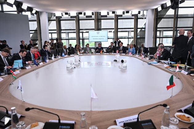 G7 Finance Ministers Meeting in Paris FA French Minister of the Economy, Finance and Industrial, Energy and Digital Sovereignty Roland Lescure holds the G7 Finance Ministers Meeting at the French Economy and Finance Ministry in Paris on May 19, 2026. Photo by Firas Abdullah ABACAPRESS.COM Paris Ile-de-France France  Copyright: xAbdullahxFiras ABACAx