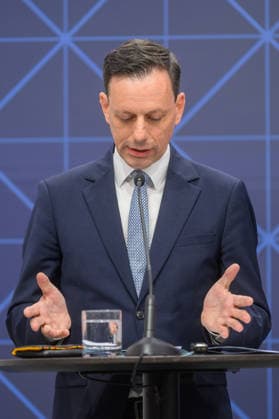 photonews at Wien, 19 05 2026 Ahead of tomorrows National Council meeting on 20 May, the governments parliamentary group leaders invite you to a preview of the agenda Government, National Council, Nationalrat, Penarsitzung, Nationalratssitzung, Vorschau, Koalition