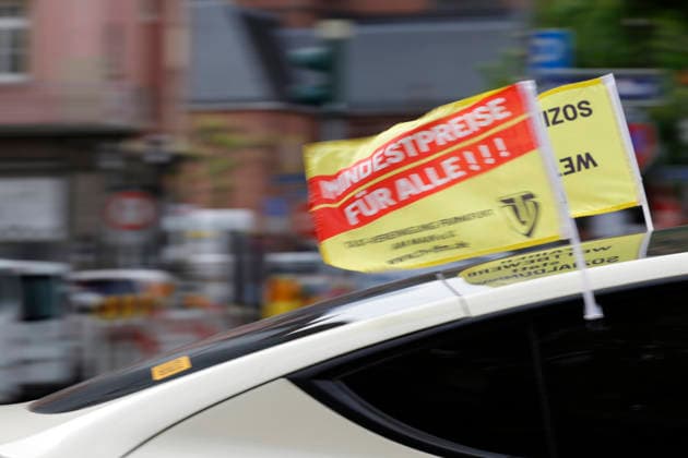 Cab prices 19 05 2026 Several hundred cab drivers demonstrate with a convoy through the city center against dumping prices of ride services such as Uber and Bolt and for a uniform transport fee Taxi demo Frankfurt am Main Hesse Germany