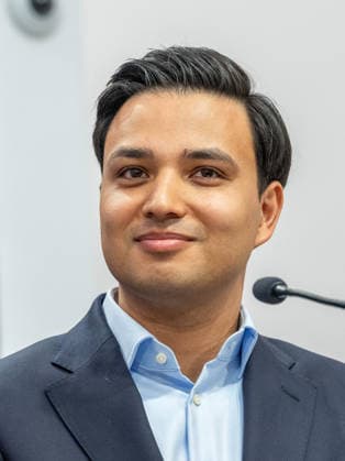 20260519 Pressekonferenz mit den Klubobleuten der Regierungsfraktionen zur Plenarvorschau WIEN, OESTERREICH - MAI 19: Abgeordneter zum Nationalrat und Klubobmann Yannick Shetty (NEOS) bei der Pressekonferenz - mit den Klubobleuten der Regierungsfraktionen zur Plenarvorschau im Parlament am 19. Mai 2026 in Wien, Oesterreich. 260519_SEPA_10_037 Copyright: xMichaelxIndrax SEPAxMedia