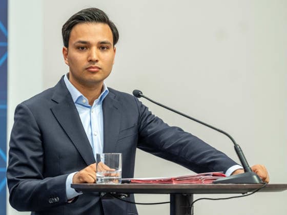 20260519 Pressekonferenz mit den Klubobleuten der Regierungsfraktionen zur Plenarvorschau WIEN, OESTERREICH - MAI 19: Abgeordneter zum Nationalrat und Klubobmann Yannick Shetty (NEOS) bei der Pressekonferenz - mit den Klubobleuten der Regierungsfraktionen zur Plenarvorschau im Parlament am 19. Mai 2026 in Wien, Oesterreich. 260519_SEPA_10_042 Copyright: xMichaelxIndrax SEPAxMedia
