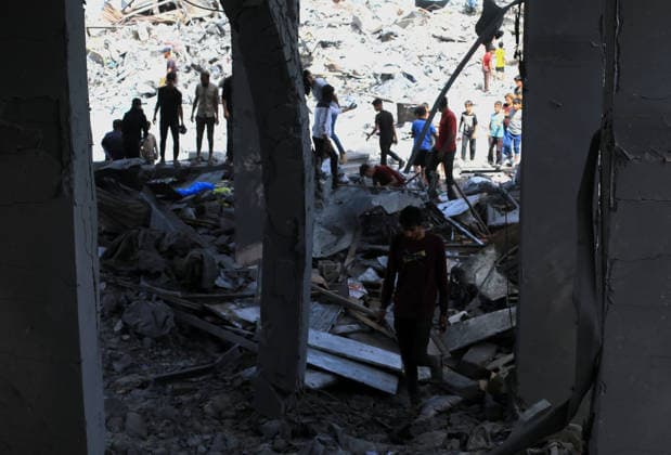 Palestinians Inspect Destroyed Homes After Overnight Israeli Strike in Jabalia Palestinians inspect their destroyed homes following an overnight Israeli airstrike that targeted a residential block after residents were warned to evacuate, in Jabalia in the northern Gaza Strip, on May 19, 2026. Photo by Bilal Osama apaimages Gaza city Gaza Strip Palestinian Territory 190526_Jabalia_BO_00(21) Copyright: xapaimagesxBilalxOsamax xapaimagesx