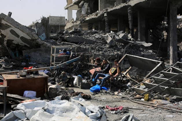 Palestinians Inspect Destroyed Homes After Overnight Israeli Strike in Jabalia Palestinians inspect their destroyed homes following an overnight Israeli airstrike that targeted a residential block after residents were warned to evacuate, in Jabalia in the northern Gaza Strip, on May 19, 2026. Photo by Bilal Osama apaimages Gaza city Gaza Strip Palestinian Territory 190526_Jabalia_BO_00(4) Copyright: xapaimagesxBilalxOsamax xapaimagesx