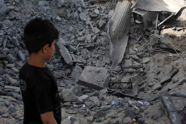 Palestinians Inspect Destroyed Homes After Overnight Israeli Strike in Jabalia Palestinians inspect their destroyed homes following an overnight Israeli airstrike that targeted a residential block after residents were warned to evacuate, in Jabalia in the northern Gaza Strip, on May 19, 2026. Photo by Bilal Osama apaimages Gaza city Gaza Strip Palestinian Territory 190526_Jabalia_BO_00(10) Copyright: xapaimagesxBilalxOsamax xapaimagesx