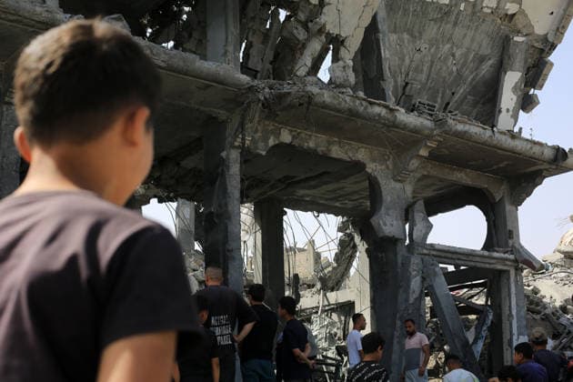 Palestinians Inspect Destroyed Homes After Overnight Israeli Strike in Jabalia Palestinians inspect their destroyed homes following an overnight Israeli airstrike that targeted a residential block after residents were warned to evacuate, in Jabalia in the northern Gaza Strip, on May 19, 2026. Photo by Bilal Osama apaimages Gaza city Gaza Strip Palestinian Territory 190526_Jabalia_BO_00(8) Copyright: xapaimagesxBilalxOsamax xapaimagesx