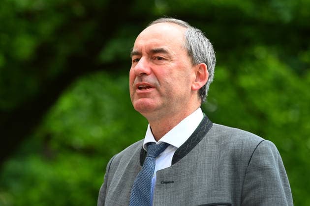 Arrival Hubert AIWANGER Freie Waehler,Minister of Economic Affairs Bavaria , single picture, cropped single motif, portrait, portrait press conference of the Bavarian State Government after cabinet meeting on 19 05 2026 in the Prinz Carl Palais in Munich
