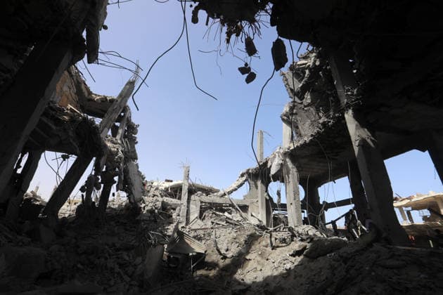 Palestinians Inspect Destroyed Homes After Overnight Israeli Strike in Jabalia Palestinians inspect their destroyed homes following an overnight Israeli airstrike that targeted a residential block after residents were warned to evacuate, in Jabalia in the northern Gaza Strip, on May 19, 2026. Photo by Bilal Osama apaimages Gaza city Gaza Strip Palestinian Territory 190526_Jabalia_BO_01(13) Copyright: xapaimagesxBilalxOsamax xapaimagesx