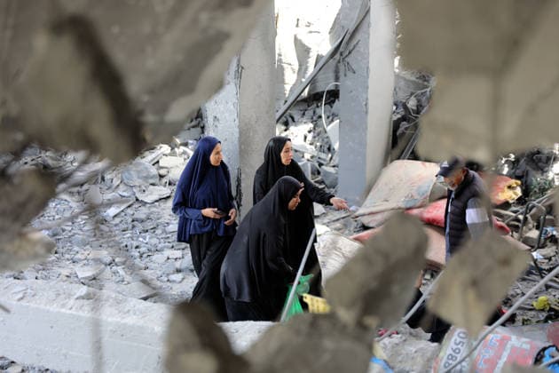 Palestinians Inspect Destroyed Homes After Overnight Israeli Strike in Jabalia Palestinians inspect their destroyed homes following an overnight Israeli airstrike that targeted a residential block after residents were warned to evacuate, in Jabalia in the northern Gaza Strip, on May 19, 2026. Photo by Bilal Osama apaimages Gaza city Gaza Strip Palestinian Territory 190526_Jabalia_BO_01(16) Copyright: xapaimagesxBilalxOsamax xapaimagesx
