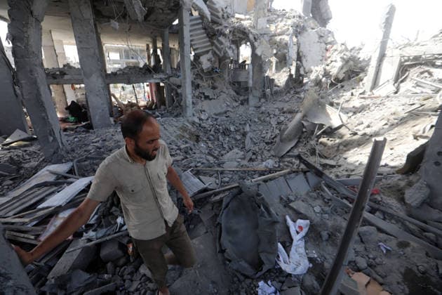 Palestinians Inspect Destroyed Homes After Overnight Israeli Strike in Jabalia Palestinians inspect their destroyed homes following an overnight Israeli airstrike that targeted a residential block after residents were warned to evacuate, in Jabalia in the northern Gaza Strip, on May 19, 2026. Photo by Bilal Osama apaimages Gaza city Gaza Strip Palestinian Territory 190526_Jabalia_BO_01(10) Copyright: xapaimagesxBilalxOsamax xapaimagesx